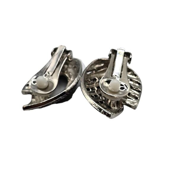 Vintage Art Deco Earrings Clip On Silver Tone Textured Half Hoop Geometric - Picture 5 of 7